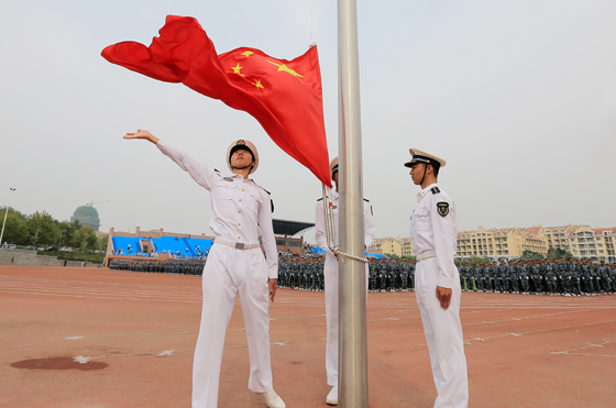 升旗仪式海军旗语表演应急棍术表演女子防身操表演男子擒敌拳表演迎